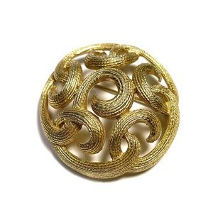 Vintage Crown Trifari Gold Tone Brooch